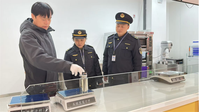 靠前服务暖商心 精准监管护民生474.png